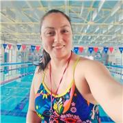 Profesora de Natación: bebés, niños, adultos Fitness Acuático: jóvenes y adultos Preparación Física: Todas las edades Socorrista